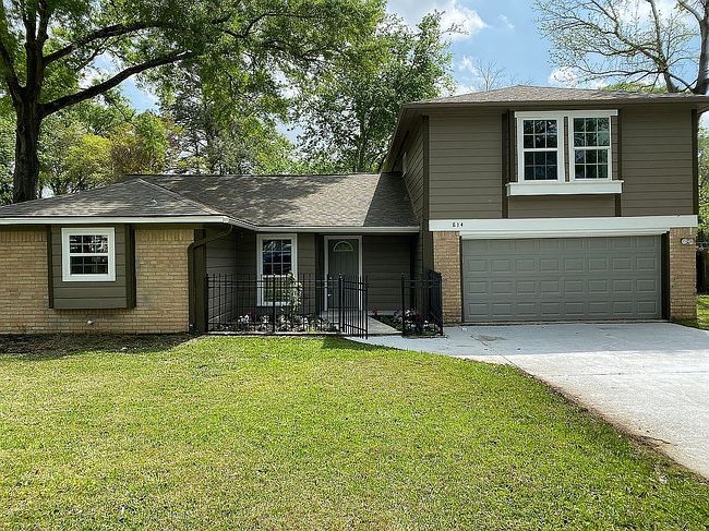 Preview of property located at 814 Glen Hollow Dr