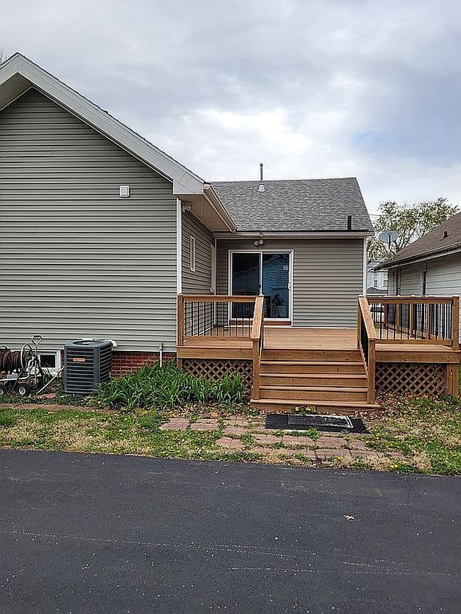 Photo of 797 W Lafayette Ave, Jacksonville, IL