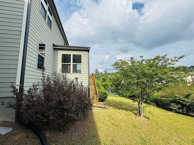 Image of 921 Lemster Ln