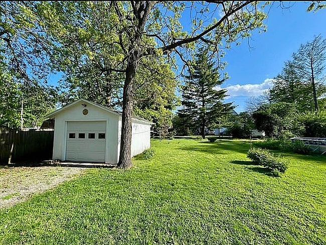 Image of 627 Locust St
