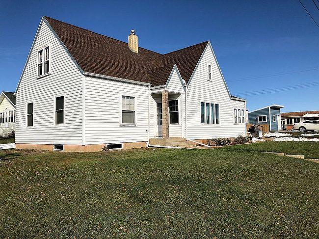 Photo of 301 Iowa Ave, Mott, ND
