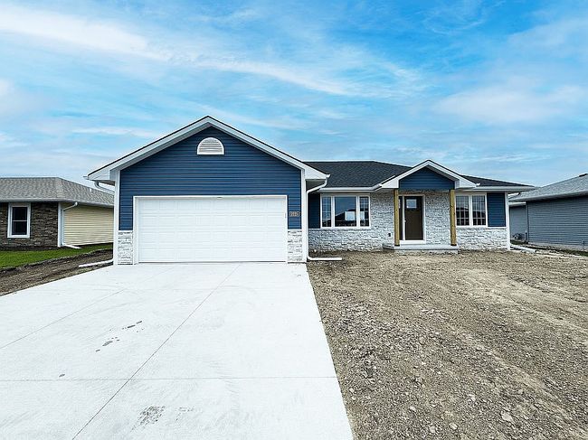 2225 Fairway Dr, Crete, NE