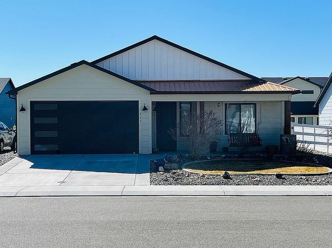 Image of 733 Nectarine St