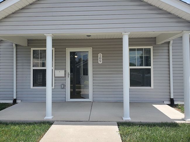 Photo of 109 Jackson Way, Charlestown, IN