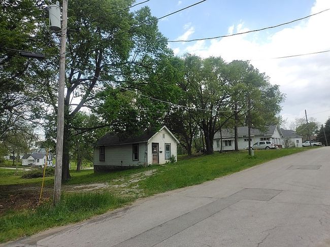 Image of 400 W 7th St