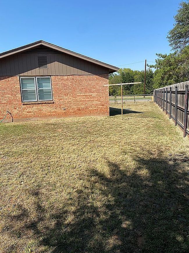 Photo of 1411 Normandy Dr, Wichita Falls, TX