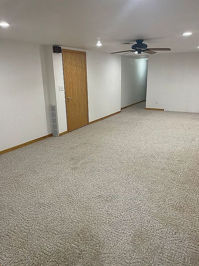 Image of 420 E Bank St