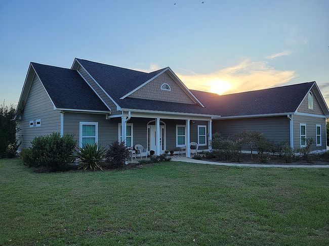 Photo of 3411 Parkwood Dr