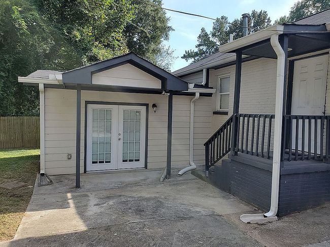 Additional photo of property located at 1468 Westridge Rd Sw