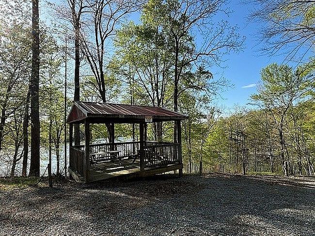 Image of 100 Lake Trail Ct