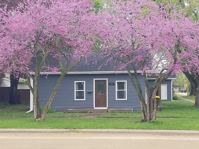 Photo of 711 S 3rd St, Oregon, IL