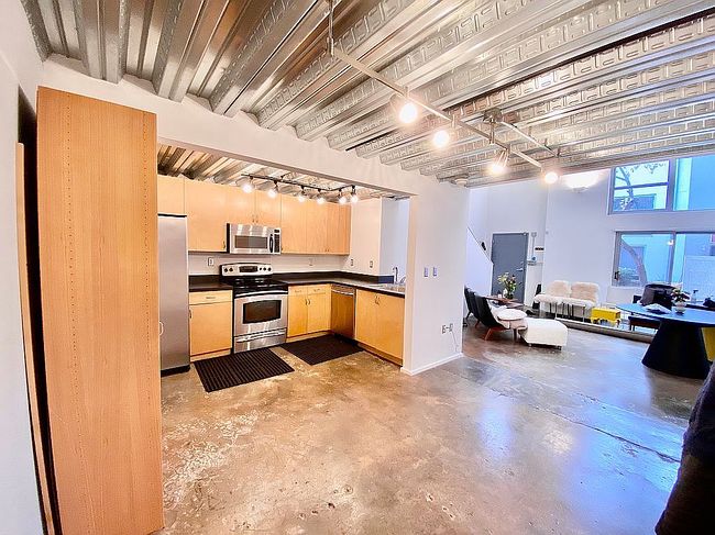 Photo of 195 Arizona Ave Unit 202, Atlanta, GA
