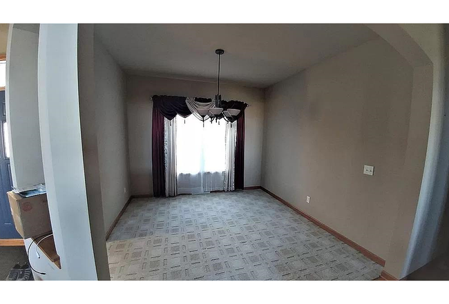 Image of 1387 Mamerow Ln W