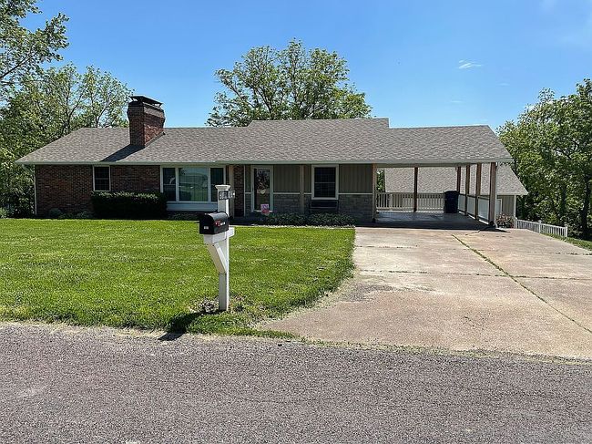 Photo of 137 County Road 600, Loose Creek, MO