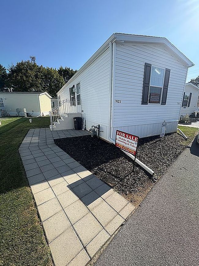 Photo of 7433 Marquis Dr, Trexlertown, PA