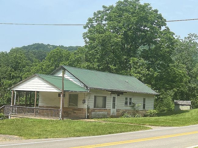 Photo of 10230 Russett Rd, Stumptown, WV