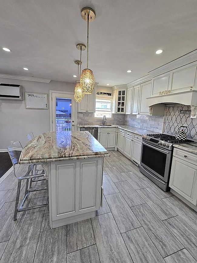 Photo of 16425 88th St, Jamaica, NY
