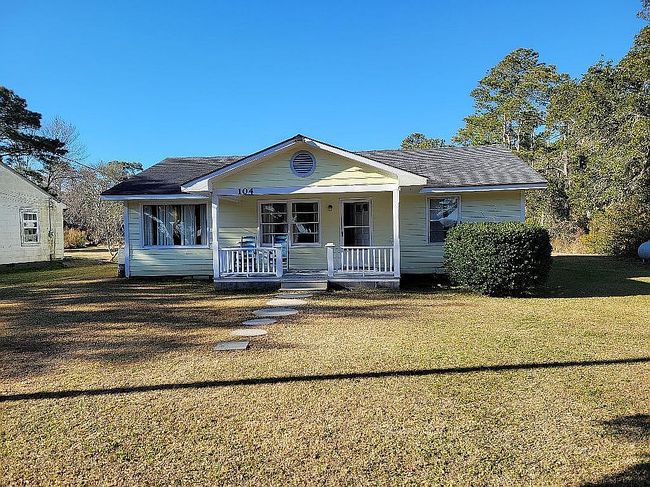 Image of 104 Lennoxville Point Rd