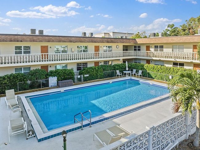 Image of 923 22nd Pl Apt 209