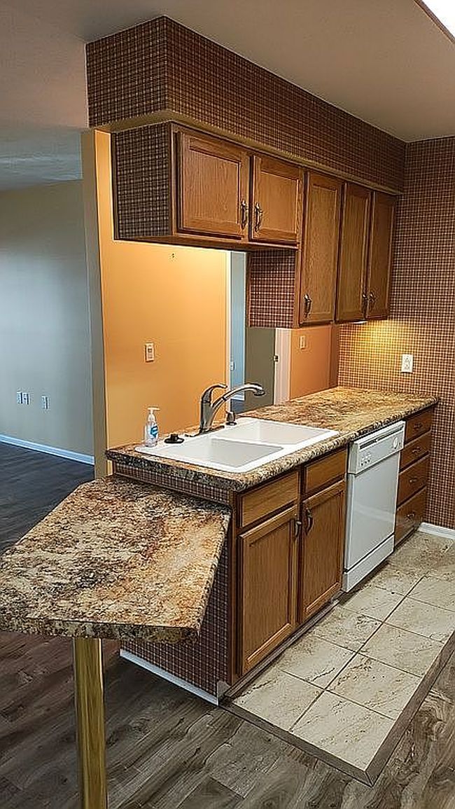 Image of 201 Dewitt Ln Apt 111