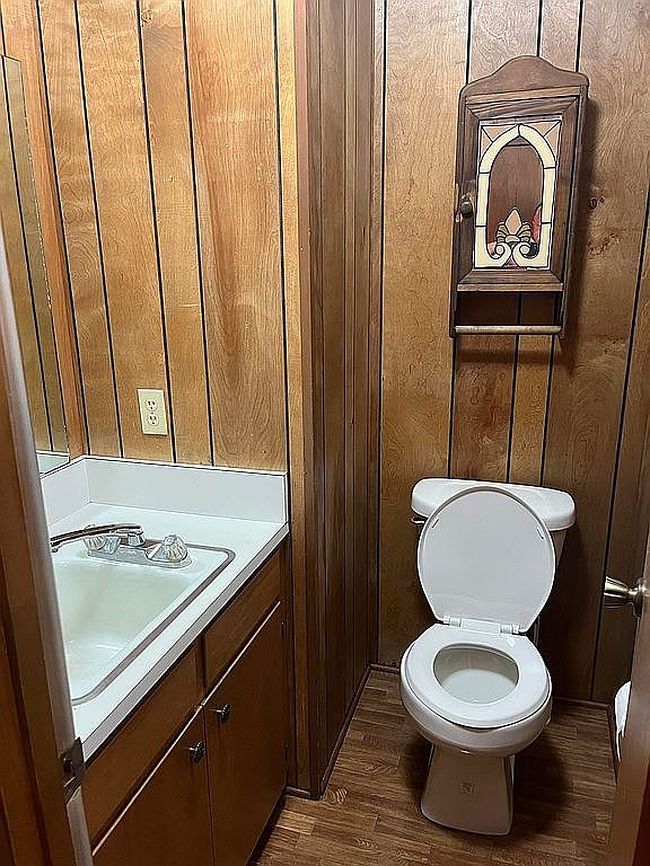 Image of 1221 Bluebird Hill Dr