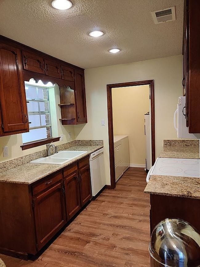 Image of 522 Grand Ave
