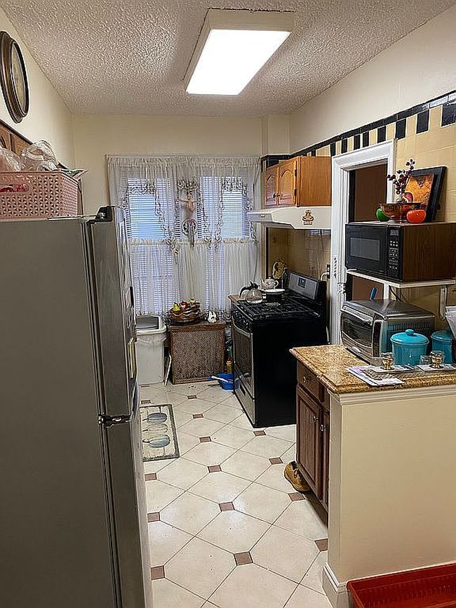 Image of 9114 Avenue A