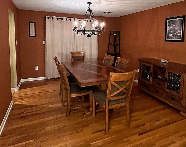 Image of 610 Oak Ln