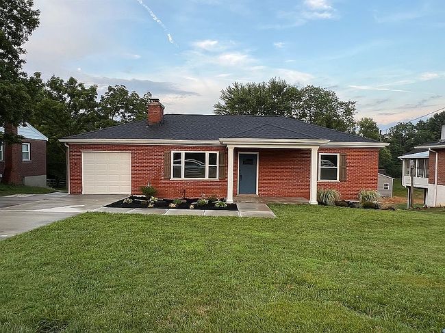 Photo of 645 Cardinal Dr