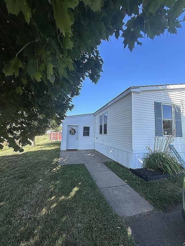 Photo of 179 Trinity Dr, Holley, NY