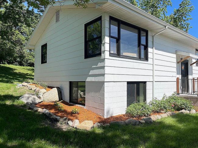 Image of 415 3rd St