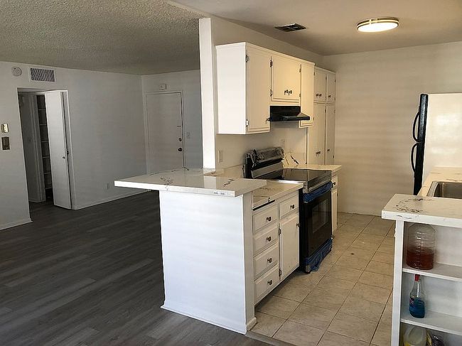 Image of 5349 Newcastle Ave