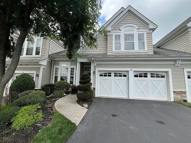 Photo of 31 Symphony Dr, Lake Grove, NY