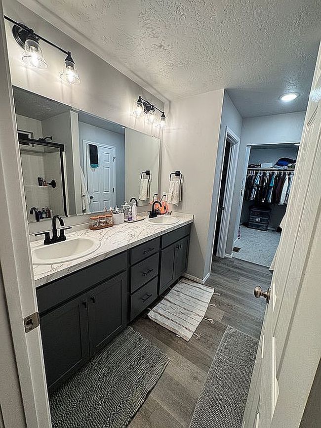 Image of 3985 E Jamestown Dr