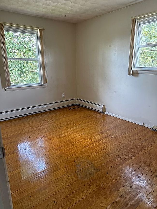 Photo of 2400 Ramblewood Rd, York, PA