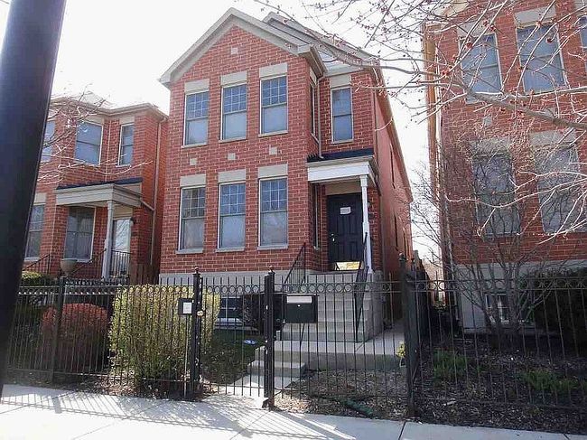 Preview of property located at 4622 S Woodlawn Ave