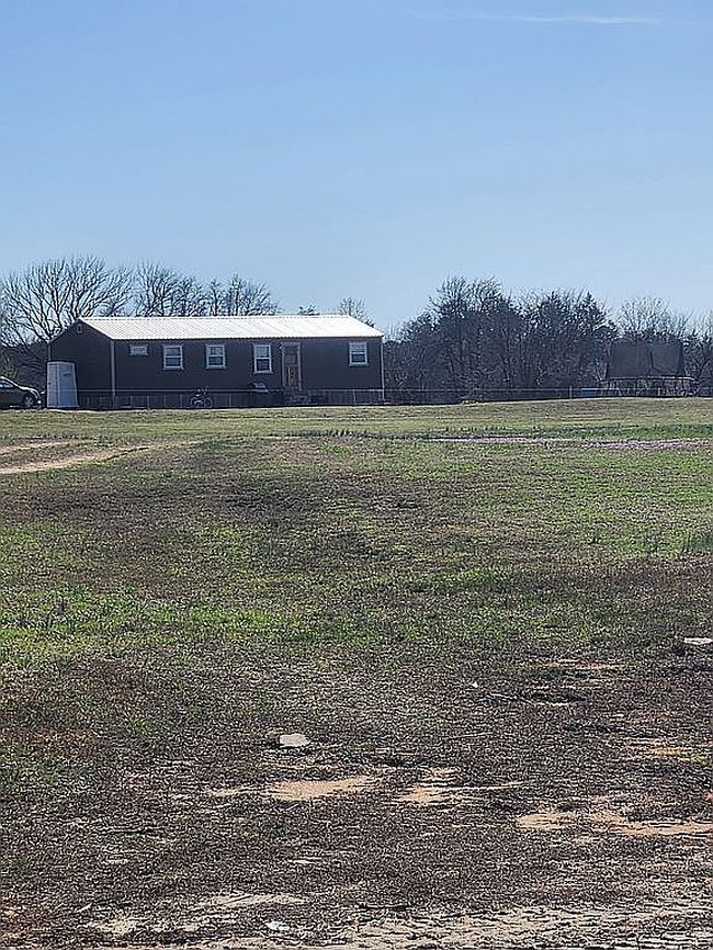 Image of 227 Henderson Ln
