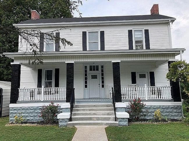 Photo of 143 Main St
