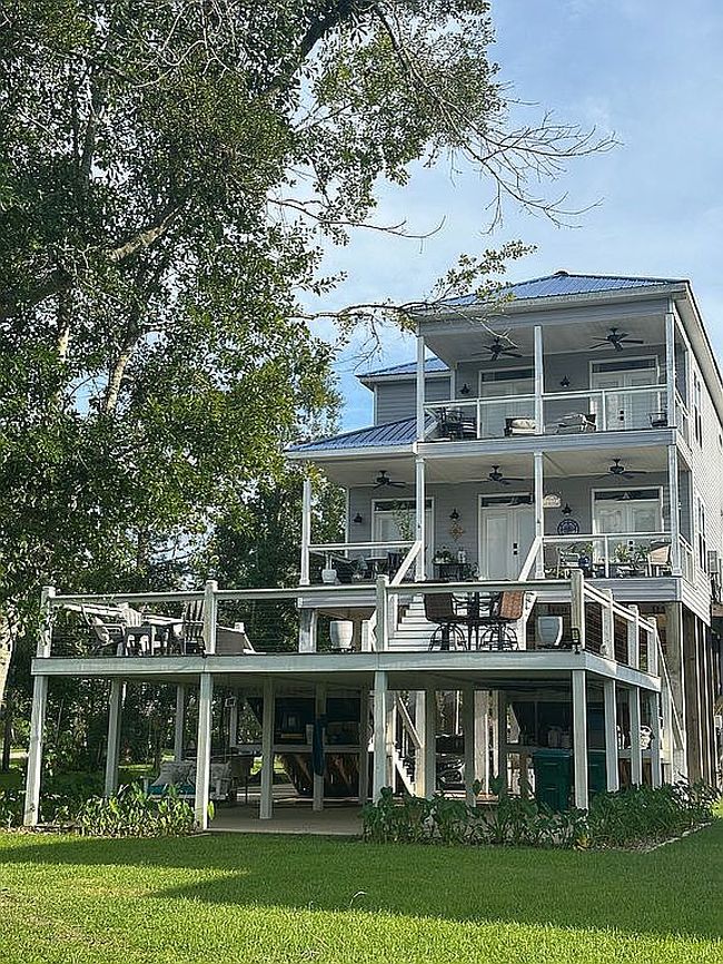 Photo of 10346 Riverroad Dr, Gulfport, MS