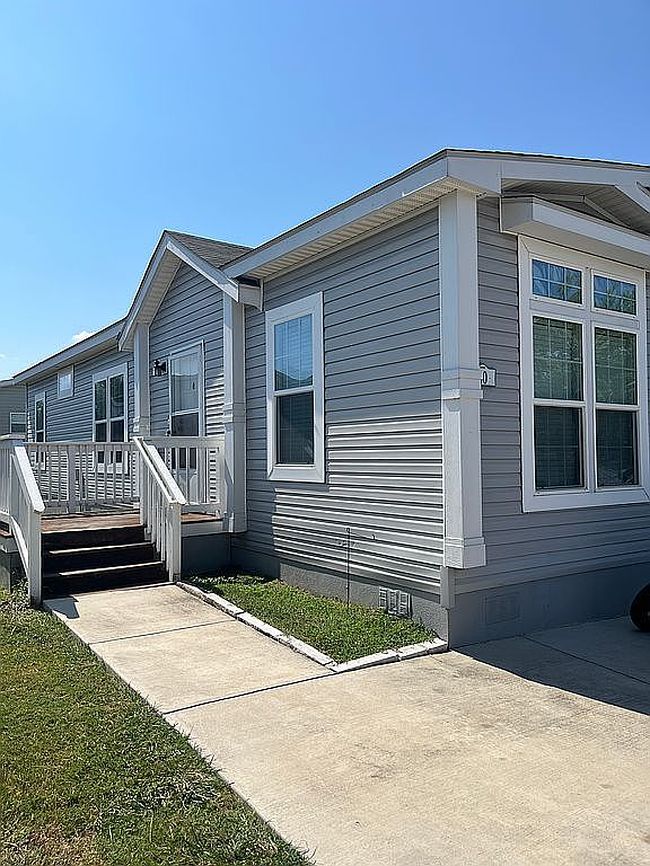 Photo of 40 Eagle Creek Dr #244, Kyle, TX