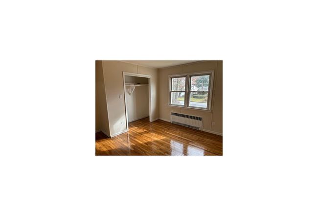 Photo of 1314 13th St, West Babylon, NY