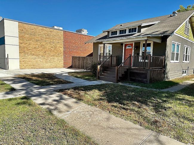 Photo of 306 N 6th St
