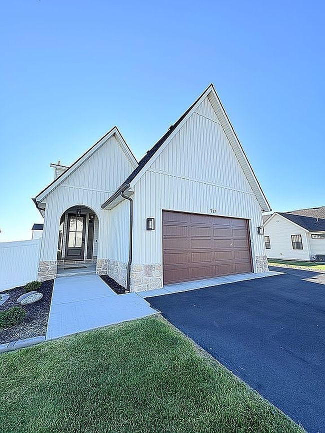 Photo of 717 Rustic Rd, Pocatello, ID