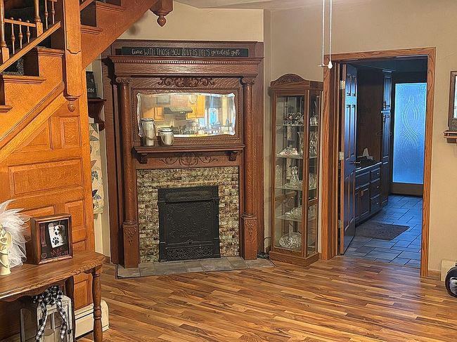 Image of 103 6th St S