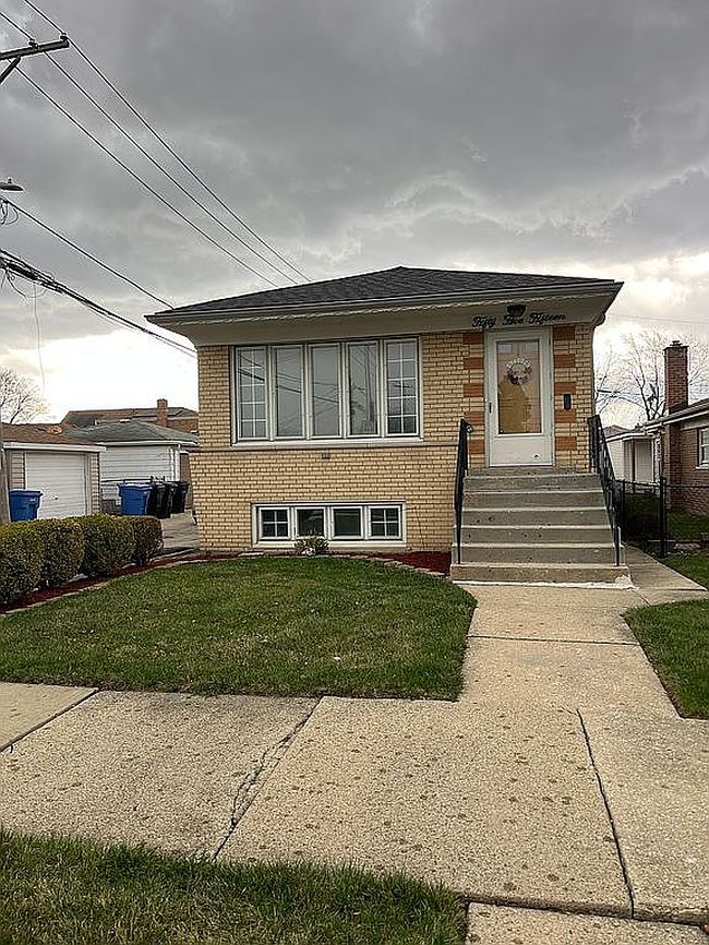 Image of 5515 S Menard Ave