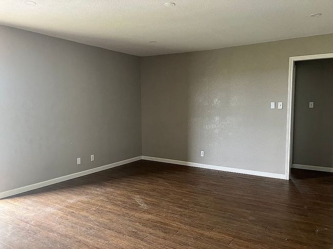 Photo of 108 Gettysburg Dr, Comanche, TX