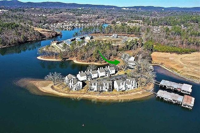 Additional photo 1 of property located at 700 Grand Point Dr #3-2