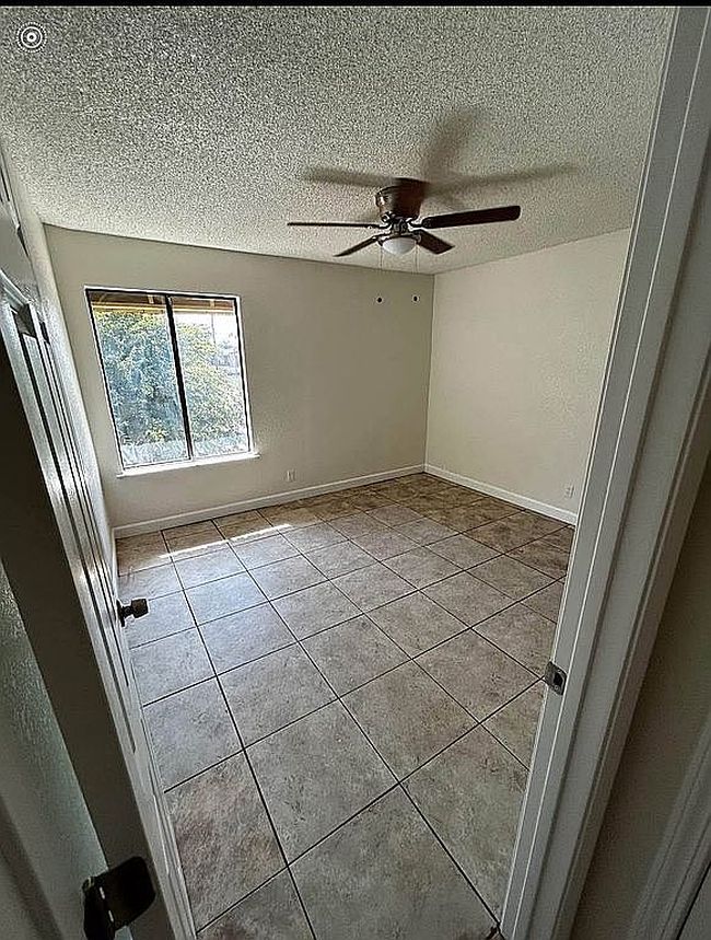 Image of 1221 N Peach Ave Apt 262