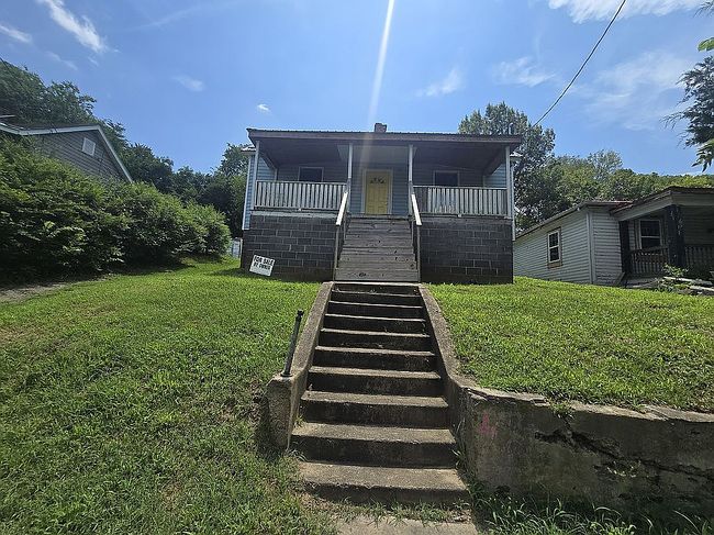 Photo of 629 Cabell St, Danville, VA