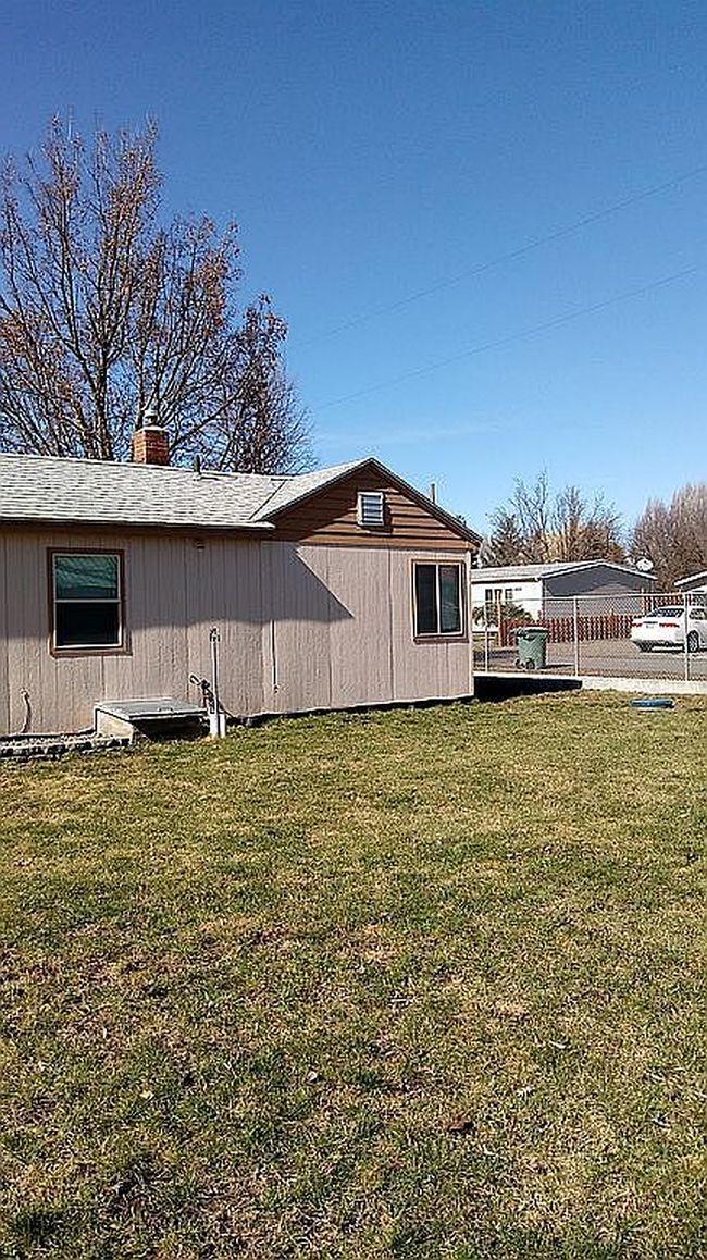 Photo of 216 Solar St, Helix, OR